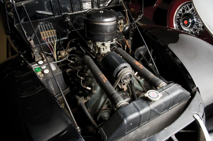  Ford Panel Brougham by Rollson 1940 года  (фото 15 из 18)